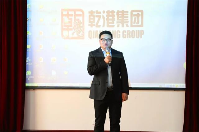 安俊峰 安俊峰